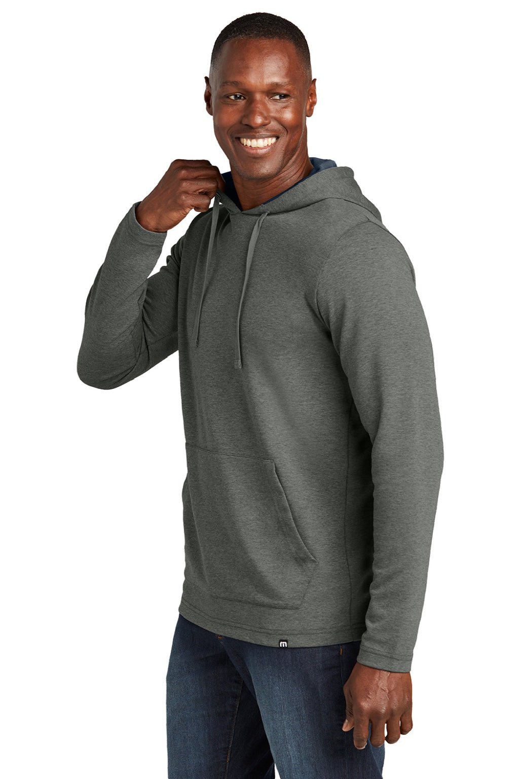 TravisMathew TM1MZ337 Mens Coveside Wrinkle Resistant Hooded Sweatshirt Hoodie w/ Pouch Pocket Heather Dark Grey Model Side