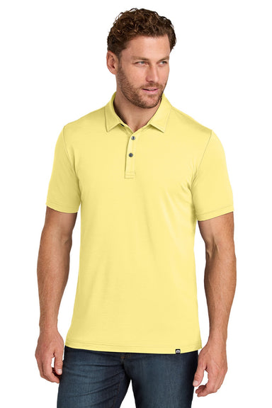 TravisMathew TMA41461 Mens Glenview Wrinkle Resistant Short Sleeve Polo Shirt Pale Yellow Model Front