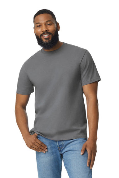 Gildan 65000 Mens Softstyle Short Sleeve Crewneck T-Shirt Heather Graphite Grey Model Front