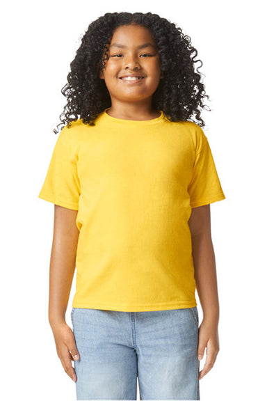 Gildan 67000B Youth Softstyle CVC Short Sleeve Crewneck T-Shirt Daisy Yellow Mist Model Front