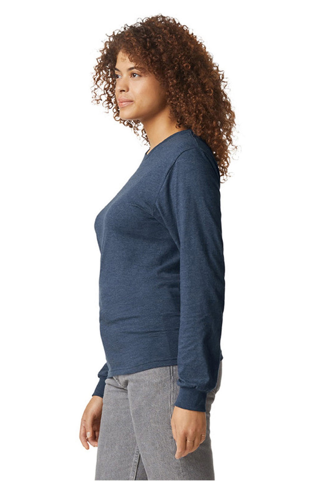 Gildan 64440CVC Mens Softstyle CVC Long Sleeve Crewneck T-Shirt Navy Blue Mist Model Side